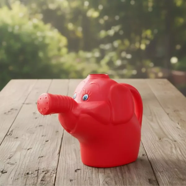 Regadera de mano para niños para plantas de jardín. Regadera infantil elefante